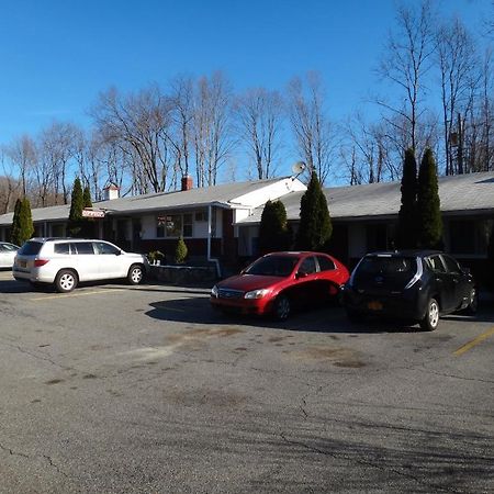 Budget Motor Inn- Mahopac Exteriör bild